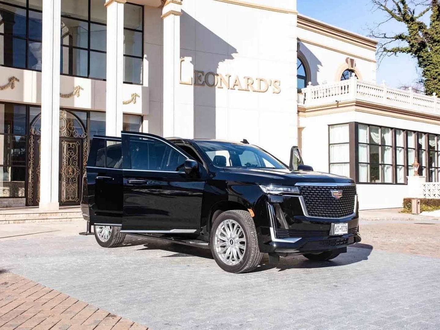 Cadillac Escalade ESV photo 2