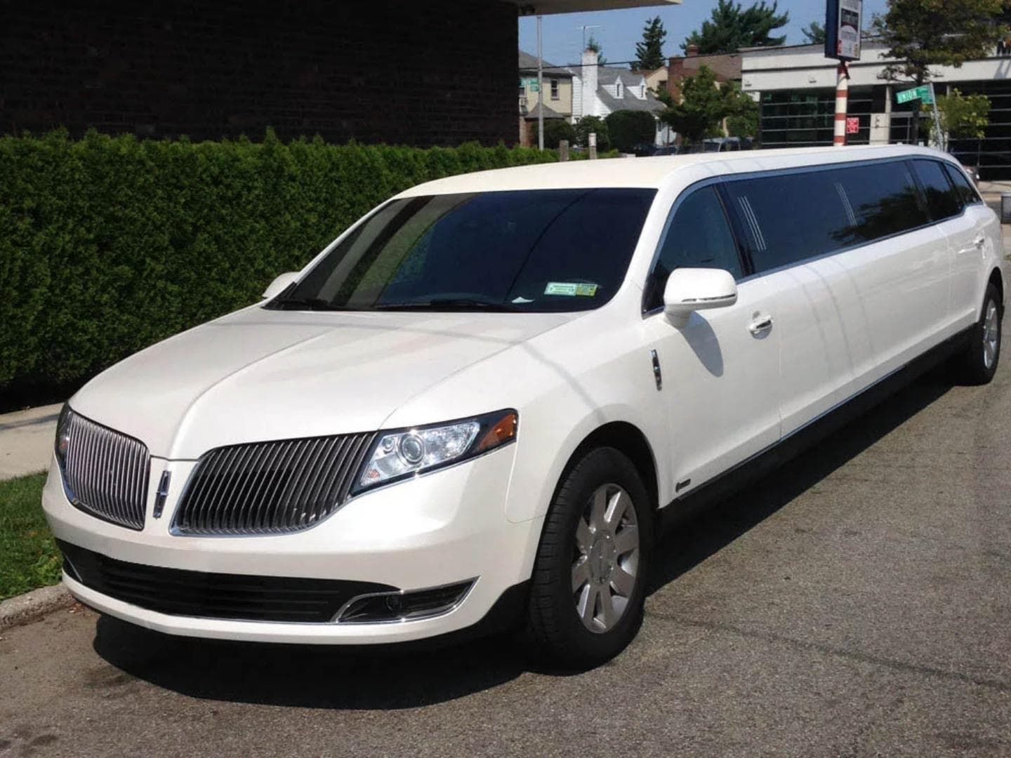 Lincoln MKT Stretch Limousine