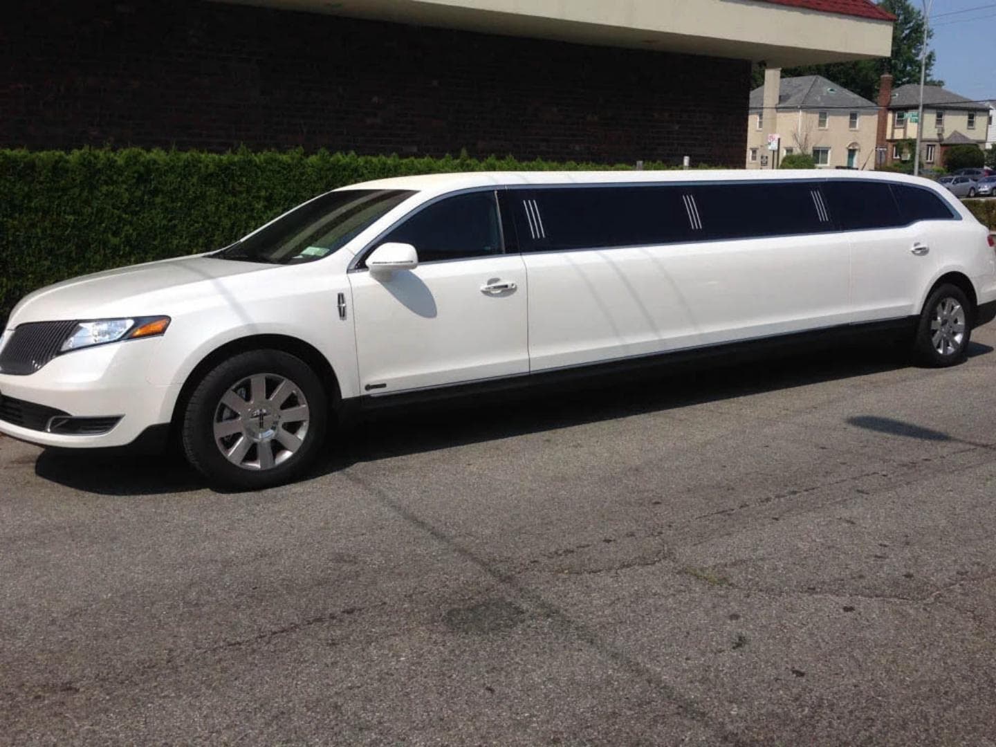 Lincoln MKT Stretch Limousine