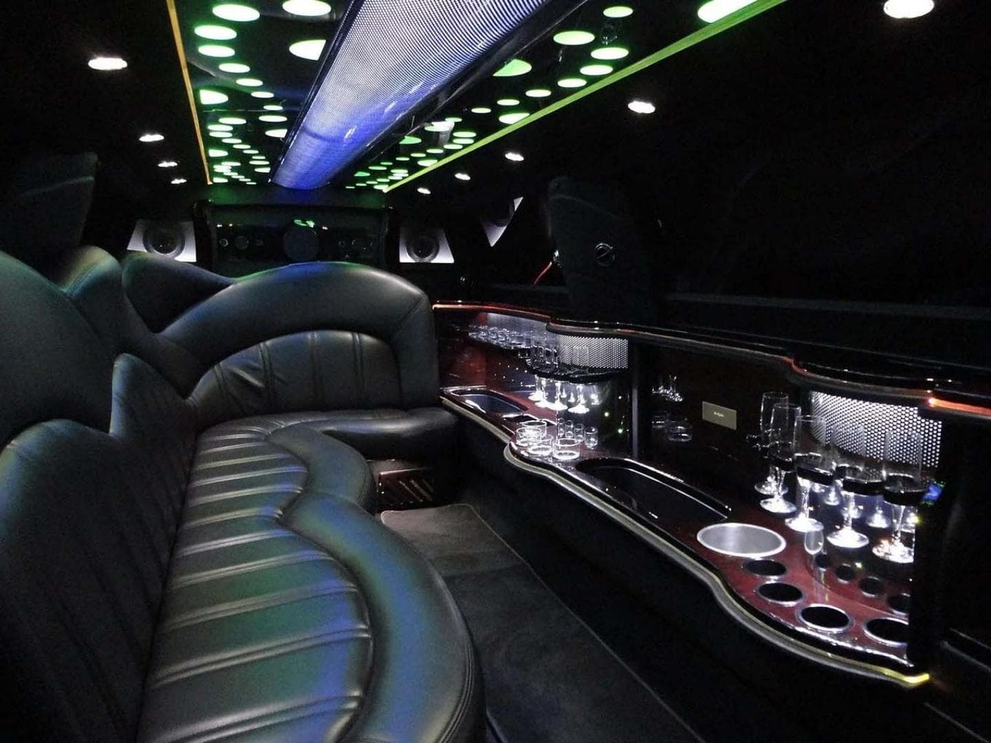 Lincoln MKT Stretch Limousine